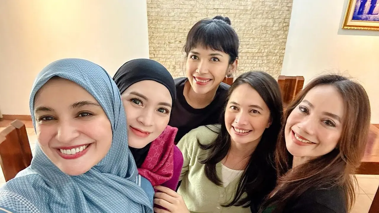6 Potret Gaya Reuni Para Cast Cinta Fitri, Tetap Kompak usai 12 Tahun Berpisah