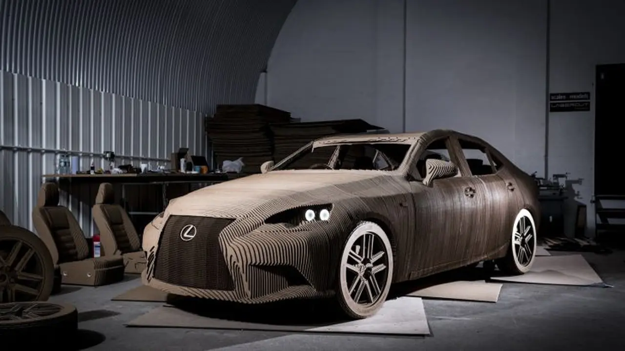Lexus Ciptakan Mobil Berbahan Kertas yang Bisa Dikendarai