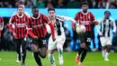 AC Milan berhasil melaju ke babak final Supercoppa Italiana setelah mampu bangkit dari ketertinggalan untuk mengalahkan Juventus 2-1 di Riyadh, Arab Saudi, Sabtu (4/1/2025). (AP Photo/Altaf Qadri)