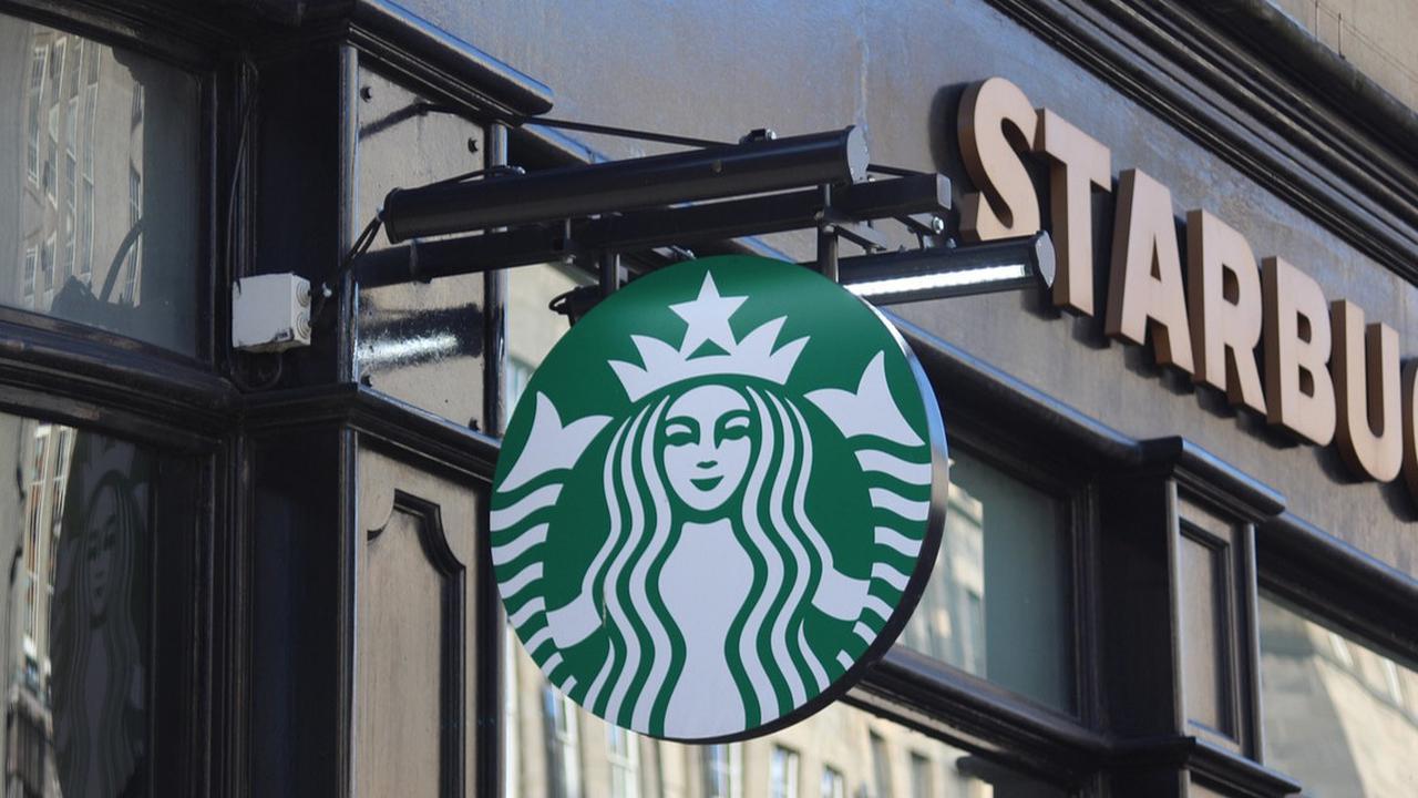 Starbucks Diperintahkan Bayar Ganti Rugi Rp800 Miliar Setelah Petugas Pengantar Makanan Ketumpahan Kopi Panas