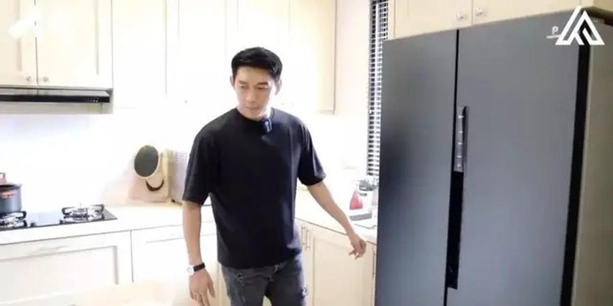 9 Potret Dapur di Rumah Mewah Ifan Seventeen dan Citra Monica yang Modelnya Ala Eropa