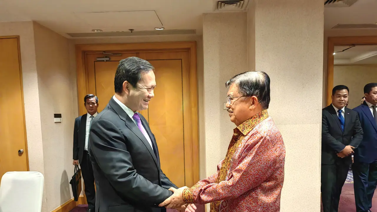 Wakil Presiden RI ke 10 dan 12, Jusuf Kalla alias JK, bertemu dengan Perdana Menteri (PM) Kamboja, Hun Manet.