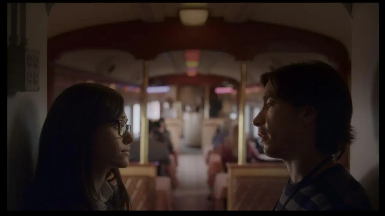 Trailer Film Comet Hadirkan Kisah Percintaan di Dunia Paralel