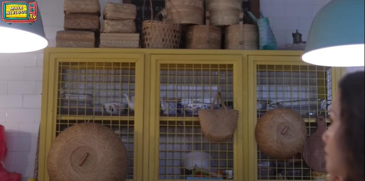 7 Potret Dapur Widi Mulia dan Dwi Sasono yang Unik, Artistik - Ada Rak Custom dari Barang Bekas
