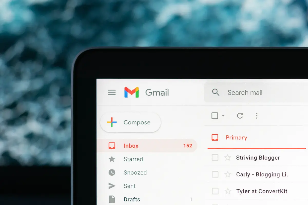 Email - Vania