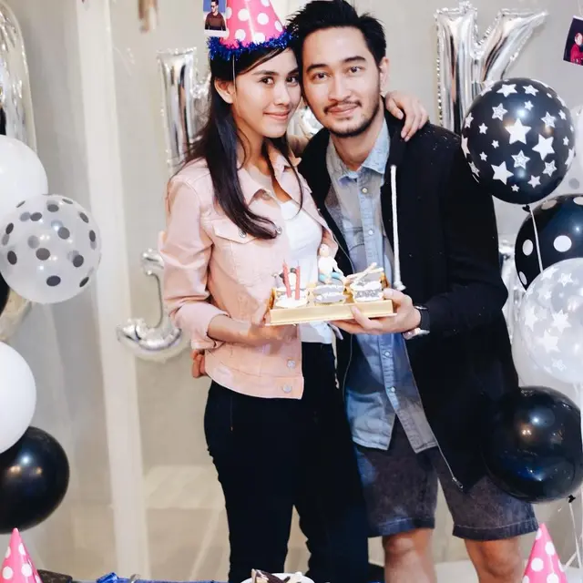 6 Potret Lawas Masa Pacaran Syahnaz dan Jeje, Video Lama Akui Belum Siap Nikah Viral