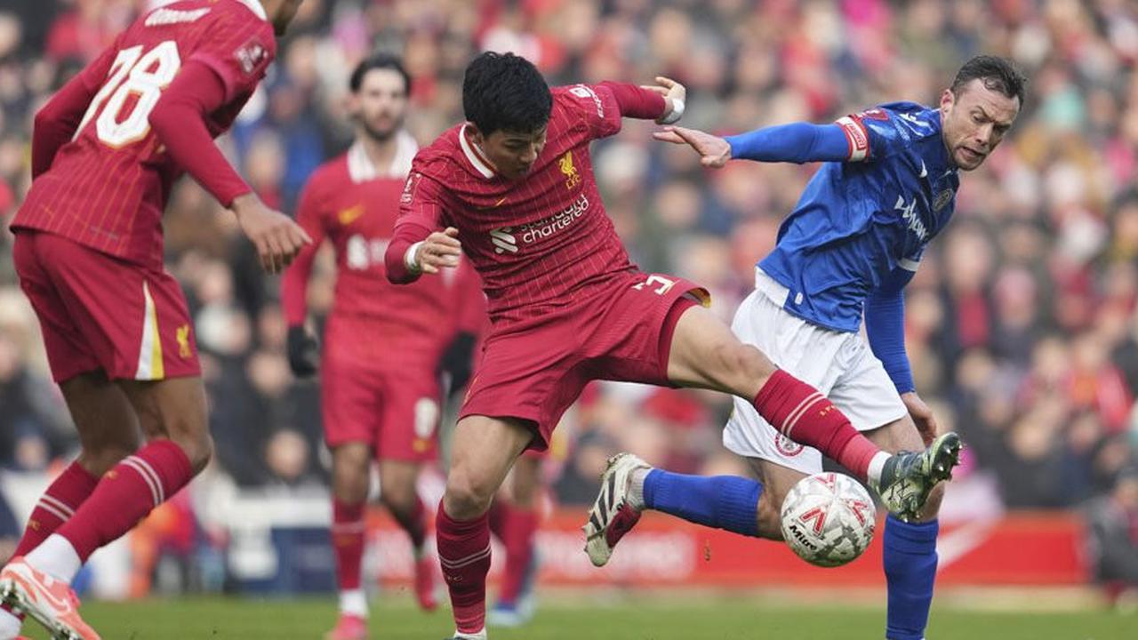 Cuma Jadi Cadangan di Liverpool, Endo Bakal Dipulangkan ke Bundesliga?