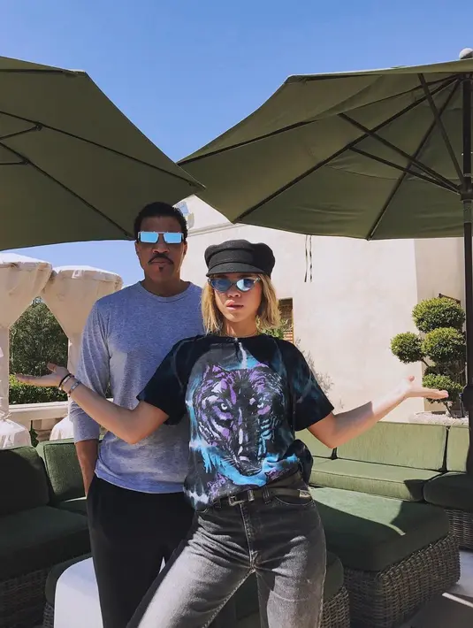 Lionel hanya ingin Sofia aman dan sehat. Jadi, jika Scott serius, Lionel akan menerima pria itu dalam hidupnya. (instagram/sofiarichie)