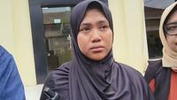 Kematian NS (12), bocah SMP asal Surade, Sukabumi, mulai menguak tabir kelam keluarga. Lisnawati selaku ibu kandung akhirnya melaporkan mantan suaminya. (Liputan6.coom/FIra Syahrin)