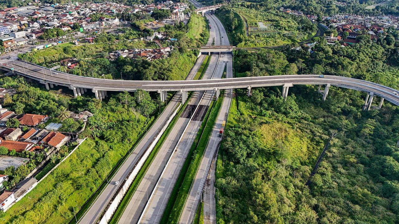FOTO: Panorama Mempesona Tol Bocimi, Urat Nadi Baru Penghubung Jawa Barat Selatan