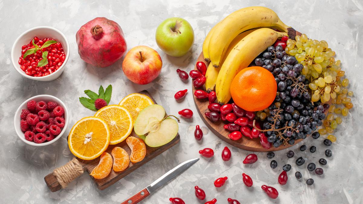 Bolehkah Terlalu Banyak Mengonsumsi Buah? Cari Tahu Faktanya di Sini!