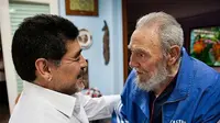 Diego Maradona dikenal sangat dekat dengan pemimpin Kuba, Fidel Castro (AFP)