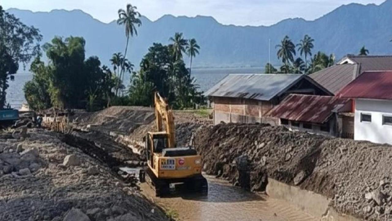Kementerian Pekerjaan Umum dan Adhi Karya Percepat Penanganan Sungai Pascabanjir Sumbar