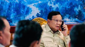 Kabut Asap Tunda Penerbangan, Prabowo Soroti Penanganan Kebakaran Hutan