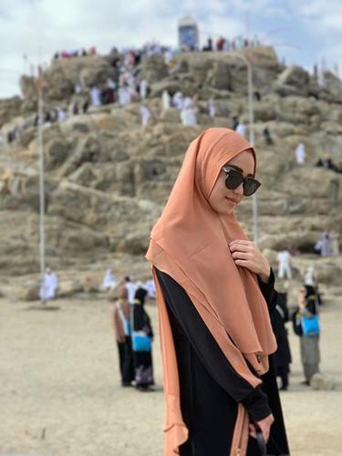 7 Deretan Potret Selebriti Yang Cantik Berhijab Saat Ramadan Fashion Fimela Com