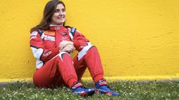 Tatiana Calderon menjadi pebalap wanita terbaru yang mencoba menembus grid F1. Pebalap asal Kolombia itu resmi bergabung dengan Sauber sebagai pebalap pengembang untuk musim 2017 pada 28 Februari. (Bola.com/tatiana.com)