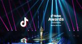 Kemeriahan malam puncak TikTok Awards Indonesia 2025 di Studio Emtek City Indosiar, Jakarta, pada Jumat (21/11/2025) malam. TikTok resmi menobatkan 19 pemenang dari 16 kategori dalam malam puncak TikTok Awards Indonesia 2025 yang digelar pada Jumat (21/11/2025). (Kapanlagi.com/Budy Santoso)