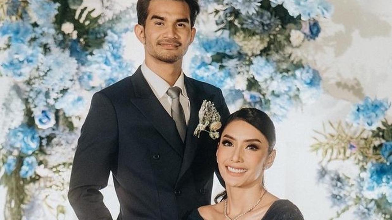 Resepsi Pernikahan Tyas Mirasih dan Tengku Tezi, Pesta Kebun yang Memukau - Keintiman saat Berdansa