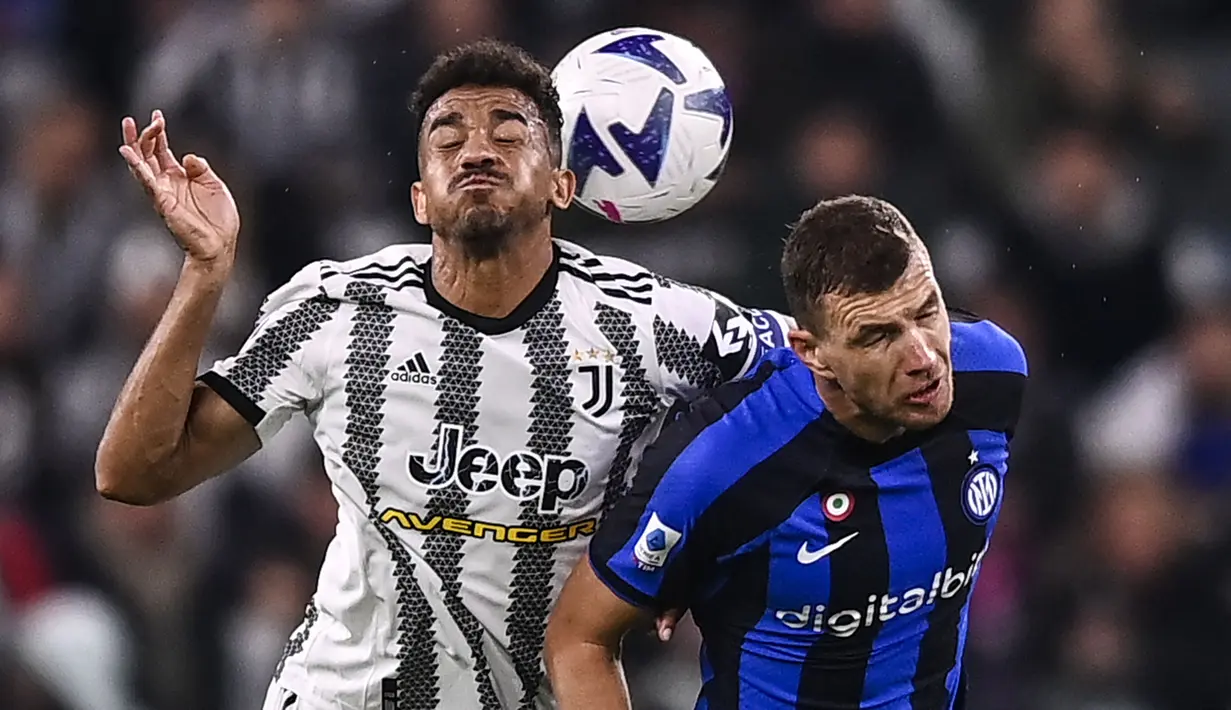 Babak pertama berakhir tanpa gol. Walaupun secara statistik, penguasaan bola kedua berimbang, Inter unggul dari Juventus untuk segi ancaman. (AP/LaPresse/Fabio Ferrari)