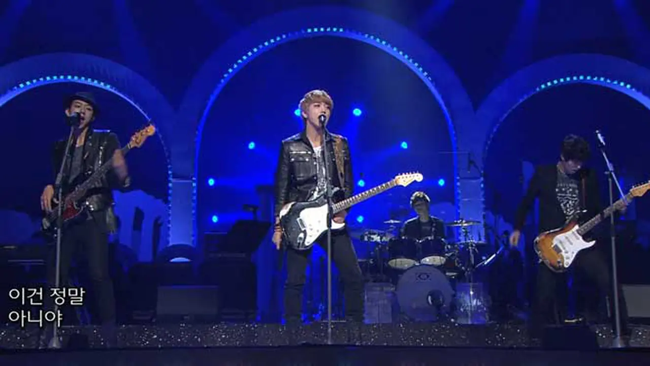 cn-blue-131019c.jpg
