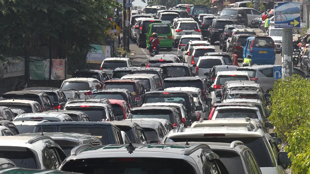 Jalur Puncak Macet