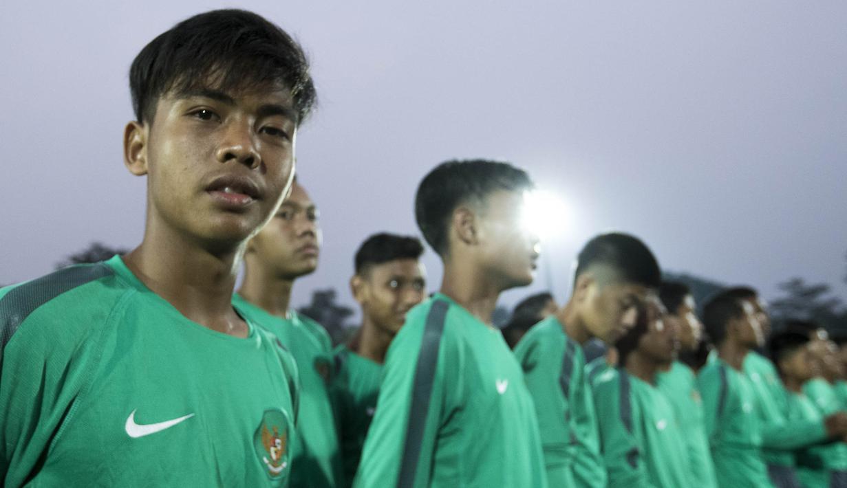 Kapten Timnas Indonesia U-16, David Maulana, saat mengikuti acara pelepasan di Stadion Atang Sutresna, Jakarta Timur, Rabu (12/9/2017). Timnas U-16 akan mengikuti kualifikasi Piala AFC U-16. (Bola.com/Vitalis Yogi Trisna)