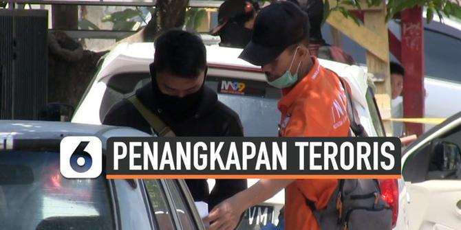 VIDEO: Densus 88 Tangkap dan Geledah Rumah Teroris Cirebon