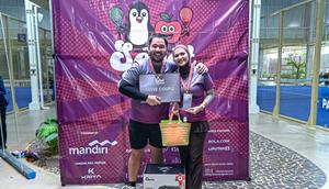 SEHAT RUKUN PLAYSTIVAL #1: Tim KETOPRAK KARET DUA (Bram & Debie) sebagai Juara 2 atau Silver Couple. (Bola.com/Dok. Sehat Rukun)