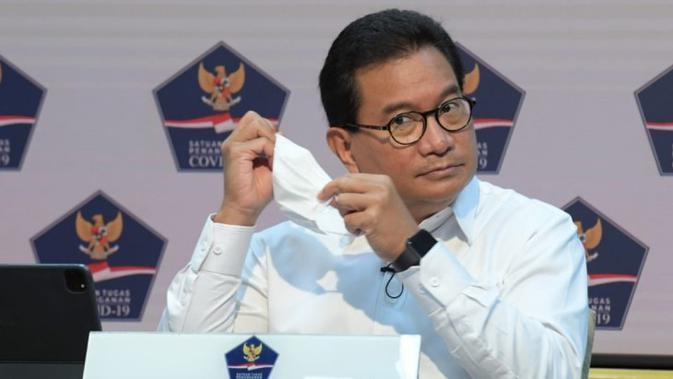 Juru Bicara Satgas Penanganan COVID-19 Wiku Adisasmito mengajak masyarakat melihat analisis data dampak dari kebijakan PPKM saat konferensi pers di Kantor Presiden, Jakarta, Kamis (4/2/2021). (Biro Pers Sekretariat Presiden/Kris)