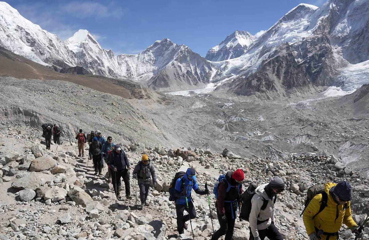 FOTO: Keindahan Alam Himalaya Menuju Basecamp Gunung Everest