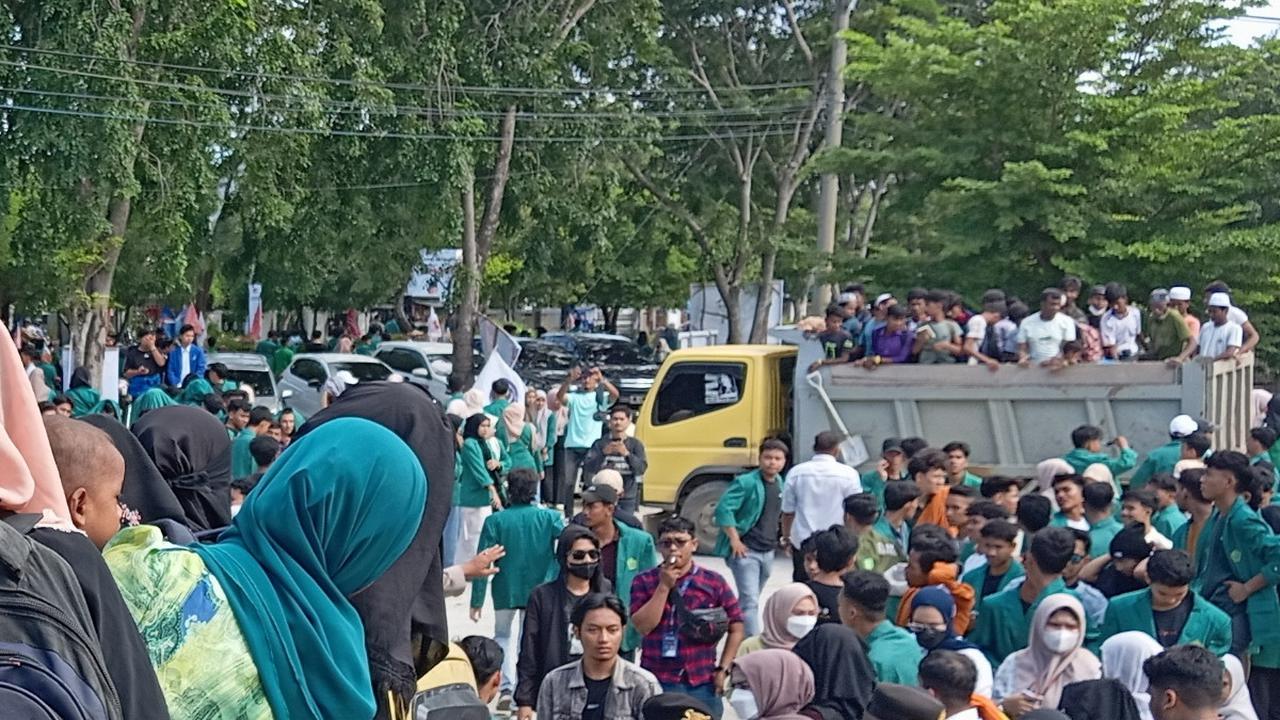 Aksi Mahasiswa Aceh Usir Paksa Pengungsi Rohingya dari Tempat Penampungan Sementara