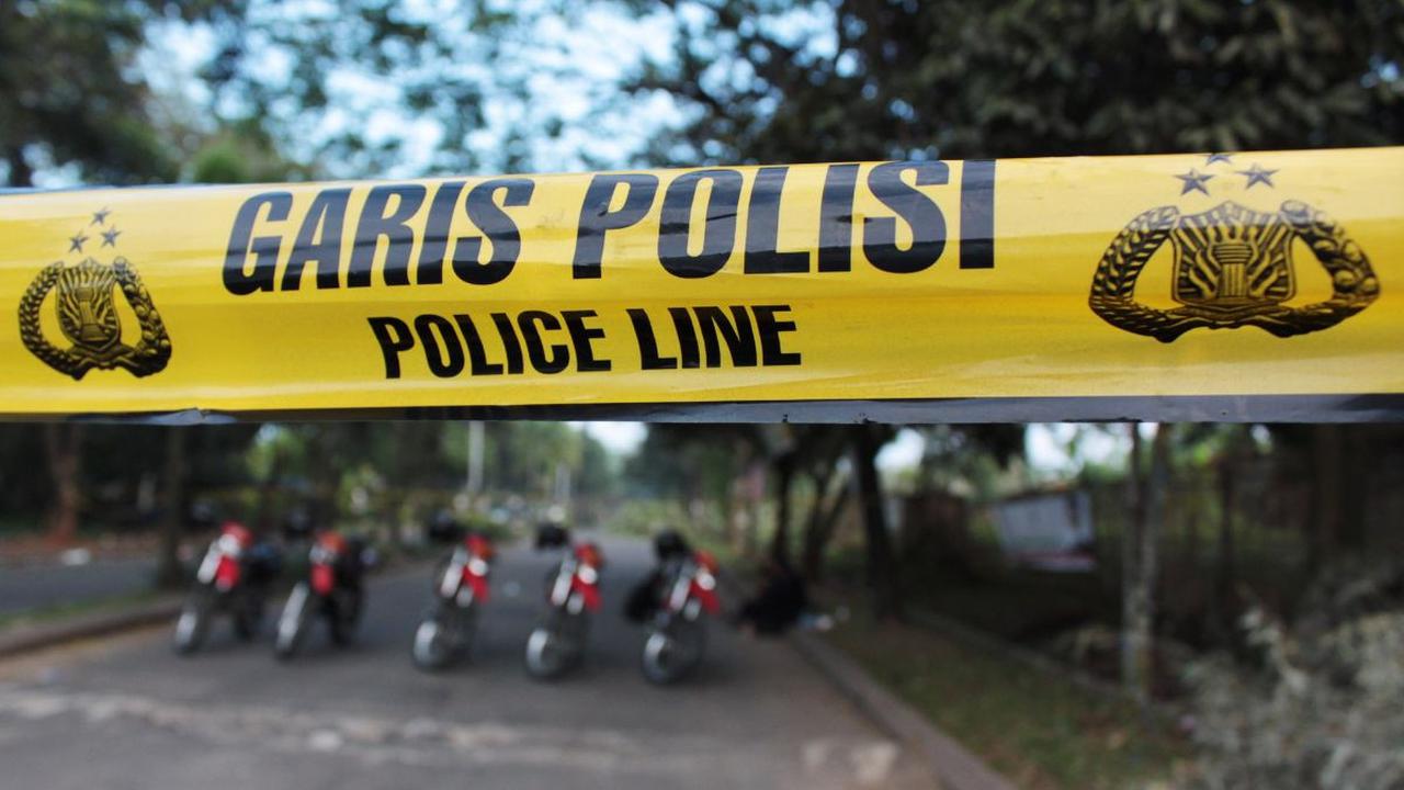 Cerita haru Nabila tak sampai di situ. Kecelakaan itu terjadi di saat ayahnya baru saja pergi merantau demi menopang perekonomian keluarga.