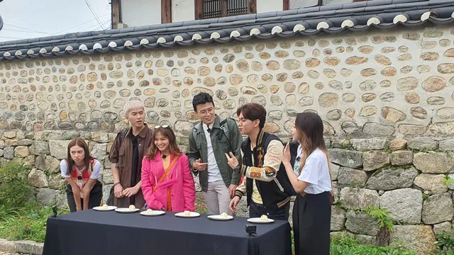 Kevin Hermanto mengajak serta artis Tanah Air antara lain Rafael Tan, Yuki Kato, Amel Carla dan Ajil Ditto.