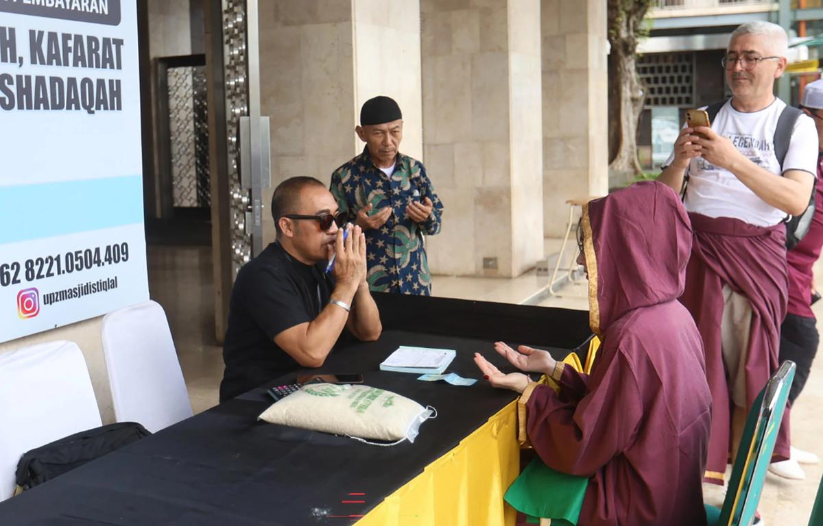 FOTO: Pembayaran Zakat Fitrah Jelang Hari Raya Idul Fitri di Masjid Istiqlal