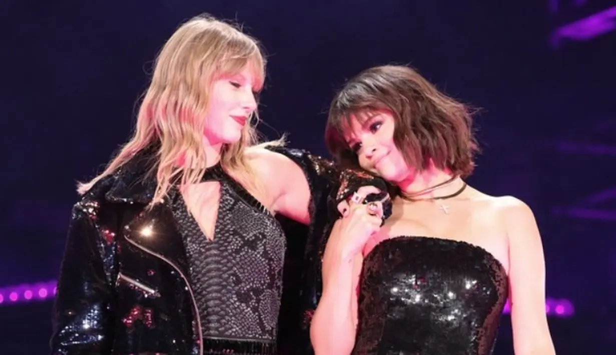 Tak ingin ketinggalan, Taylor Swift pun mengucapkan selamat ulang tahun untuk Selena Gomez dari kejauhan. (Glamour)