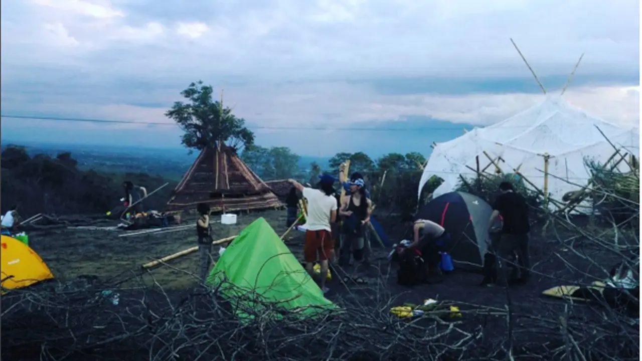 Gerhana Matahari Total, Para Turis Padati Kampung Bule Ngatabaru