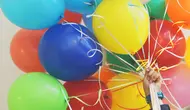 Ngeri, Pengantin Wanita Ini Nyaris Terbang Terbawa Balon saat Pemotretan
