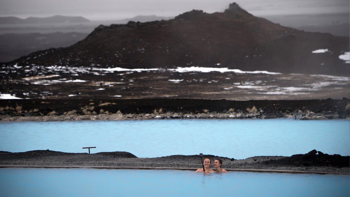 Tips Menikmati Pemandian Air Panas di Islandia
