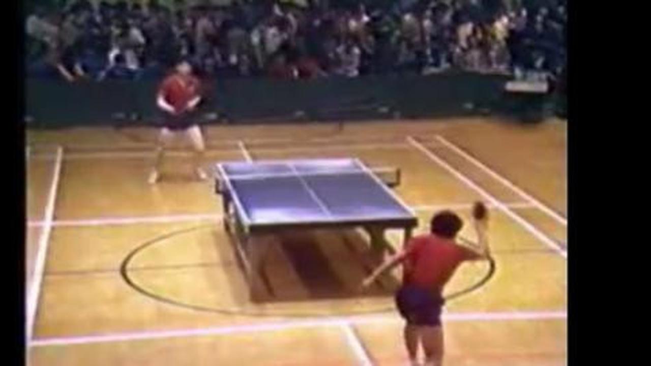 Video adu ping pong paling spektakuler