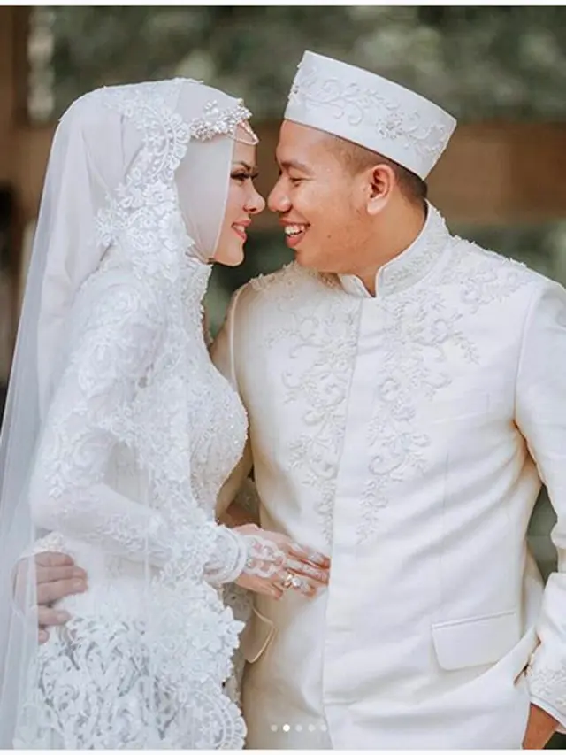 [Bintang] Vicky Prasetyo dan Angel Lelga