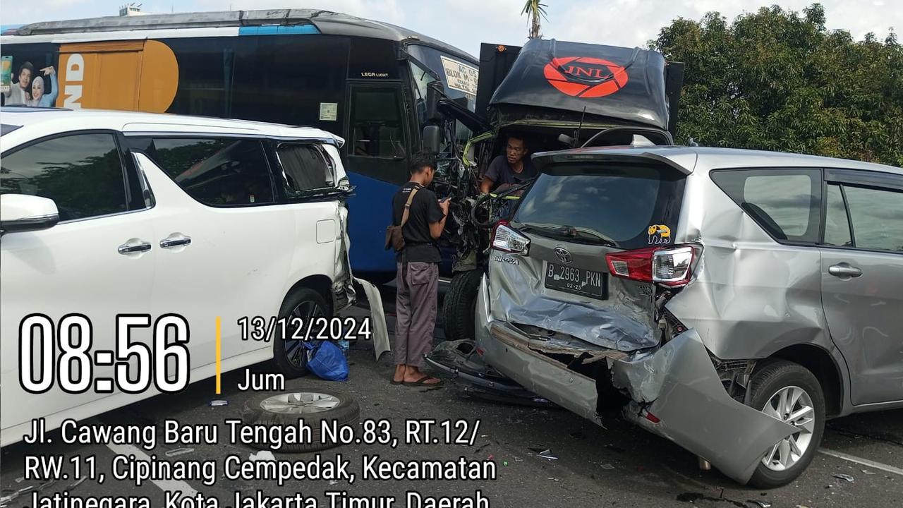 Kronologi dan Penyebab Kecelakaan Beruntun di Ruas Tol Dalam Kota Pagi Ini