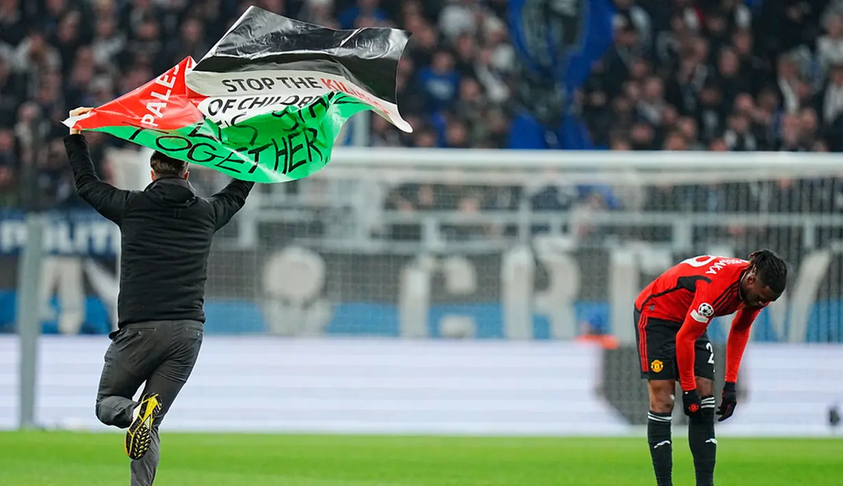 Pertandingan berakhir dramatis setelah Copenhagen berhasil membalikkan keadaan dan menutup kemenangan lewat gol Roony Bardghji. Man United harus puas pulang dengan tangan hampa. (Liselotte Sabroe/Ritzau Scanpix via AP)