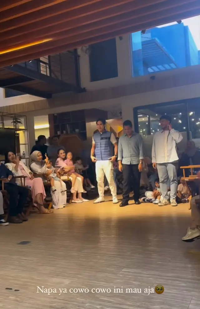 6 Momen Kesha Ratuliu rayakan gender reveal kehamilan ketiga, El Rumi nggak segan bertingkah kocak