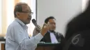 Terdakwa kasus suap Bupati Bangkalan Fuad Amin, Direktur PT Media Karya Sentosa Antonio Bambang Djatmiko menjalani sidang dengan agenda pemeriksaan terdakwa di pengadilan Tipikor Jakarta, Senin (30/3). (Liputan6.com/Herman Zakharia)