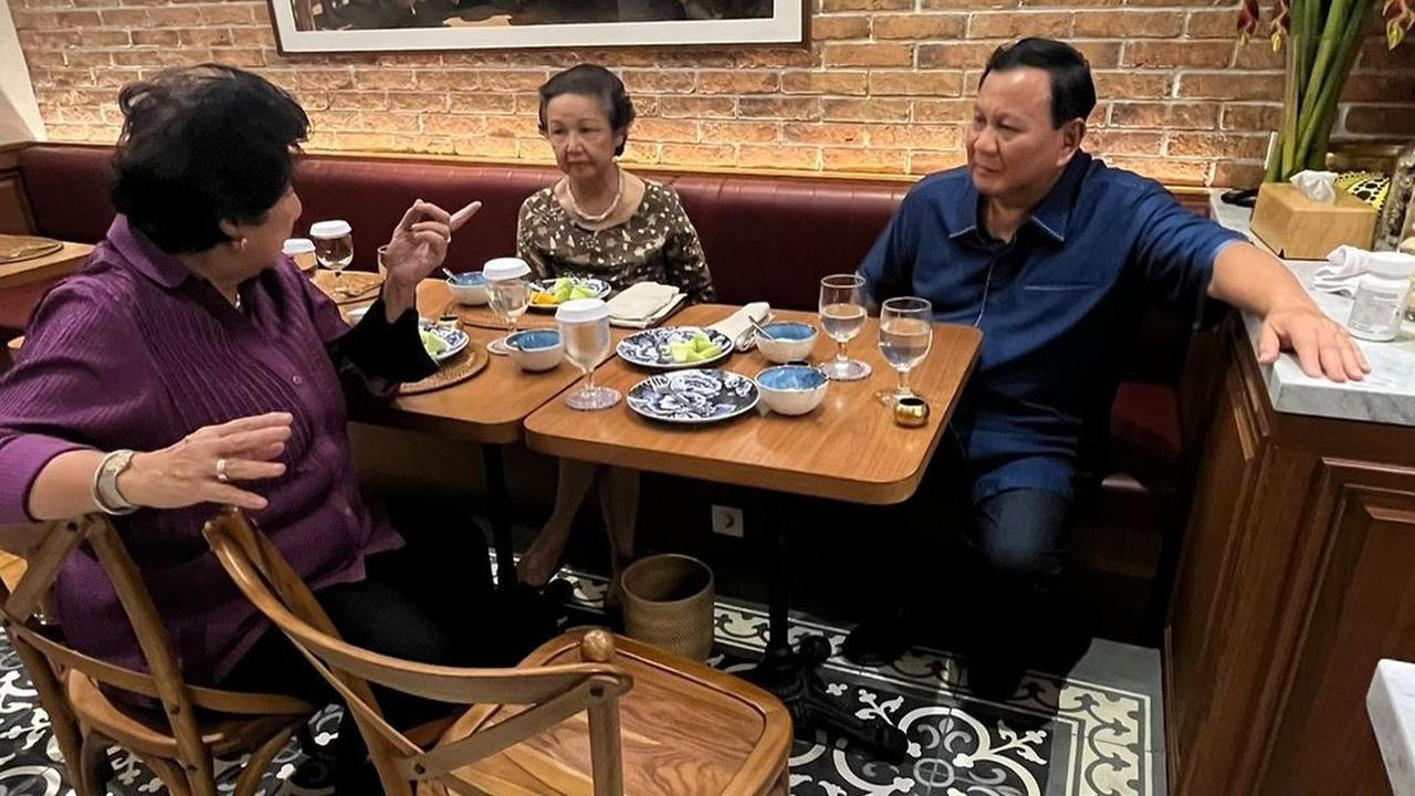 Momen Hangat Prabowo Makan Malam Bareng Dua Saudara Wanita, Ulama Hingga Istri Dhani Beri Komentar
