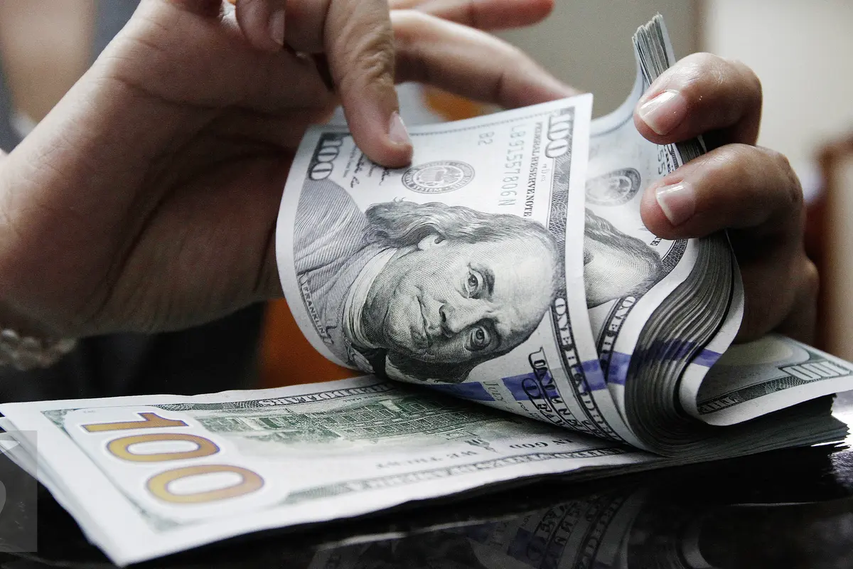  Sejak pagi hingga siang hari ini, rupiah bergerak dalam rentang 13.286 per dolar AS hingga Rp 13.308 per dolar AS.