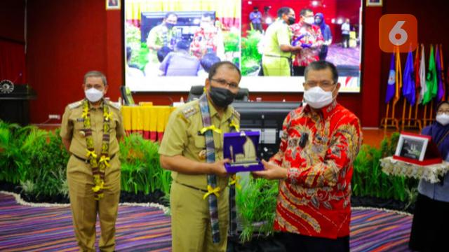 Wali Kota Makassar dan Rektor UNM (Liputan6.com)