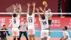 Timnas Bola Voli putra Indonesia memastikan lolos ke babak 12 besar Asian Games 2022 setelah pada laga ketiga Grup F yang berlangsung di Deqing Sports Centre Gymnasium, Kamis (21/9/2023) siang WIB sukses membungkam Afghanistan dengan skor 3-0 (25-18, 25-21, 25-17). Tanpa diperkuat Farhan Halim yang mengalami cedera, Indonesia tampil solid dengan menempatkan Hernanda Zulfi sebagai penyumbang angka terbanyak dengan 17 poin. Dengan hasil ini Indonesia menempati posisi kedua Grup F dengan poin 6 dan lolos ke babak 12 besar setelah Jepang memastikan sebagai juara Grup F usai mengalahkan Filipina. (CGTN Sports)