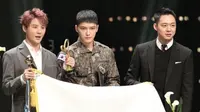 Secara perdana sejak Kim Jaejoong wajib militer, JYJ muncul di atas panggung secara lengkap.