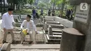 Makam tokoh Jakarta yang diziarahi pasangan RIDO adalah Muhammad Husni (MH) Thamrin, Ismail Marzuki, dan Benyamin Sueb. (Liputan6.com/Herman Zakharia)